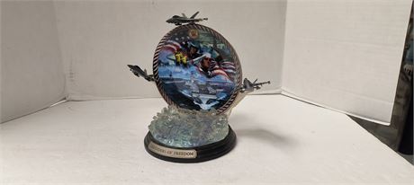 The Bradford Exchange Defenders Of Freedom Collector Plate