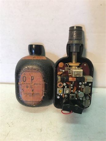 Transistor Radio Grand Old Parr Scotch Whisky Bottle