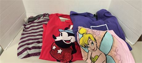 Flat Of Womens Shirts. Sizes Large & XLarge & 1X