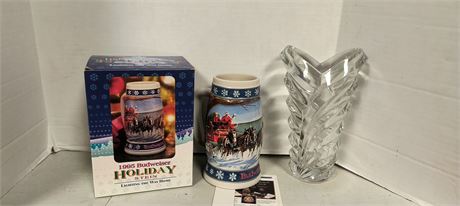 1995 Budweiser Holiday Stein & Clea Glass Vase & Beerstein