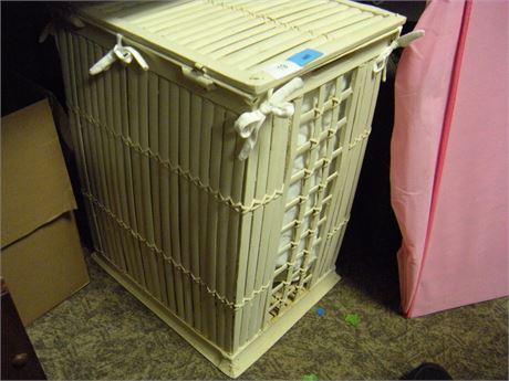 Wood Laundry Basket With Cloth Lining