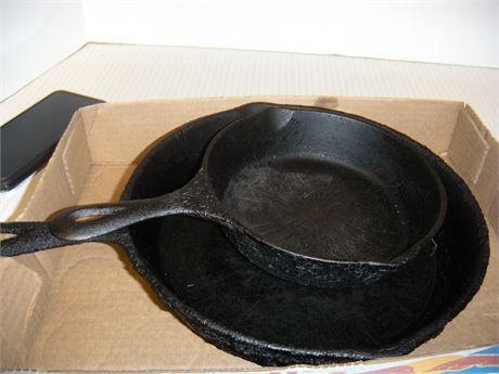 2 cast iron skillets