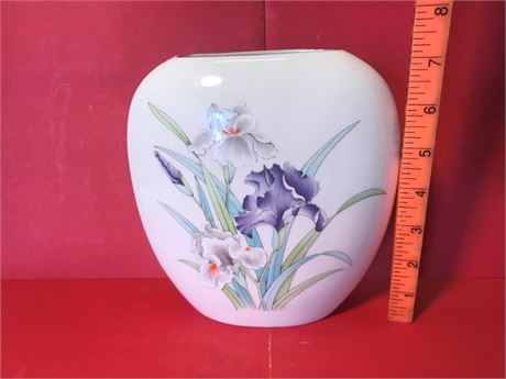 Iris Bouquet Otagiri Japan Vase