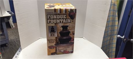 Nostalgia Electronics Chocolate Fondue Fountain