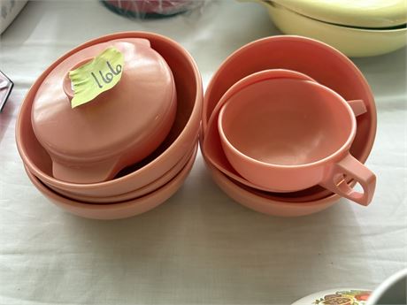 Harmony House Plastic Dishes