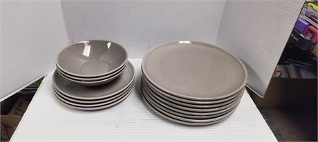 Lot O Plates & Bowls Some Chips In Bowl