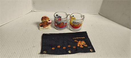 Flat Of Garfield Collectible Items