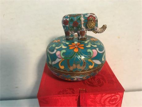 1992 Ardleigh-Elliott Elephant Keepsake/Music Box