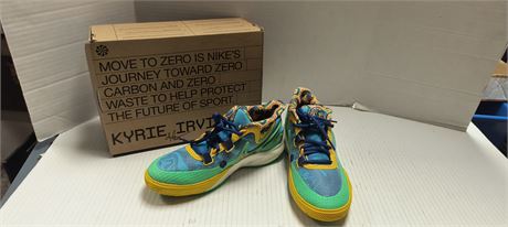 Kyrie Irving Nike Tennis Shoes. Size 7y