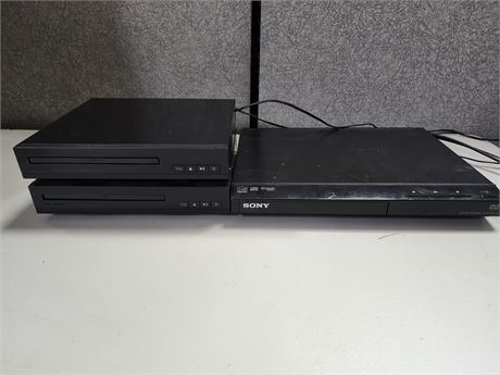 3 DVD Players 2 ONN 1 Sony