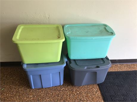 4 Storage totes with lids