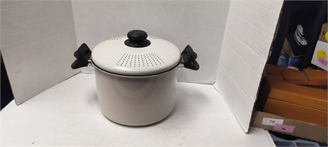 Metal Pasta Pot