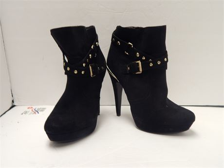 Guess Black Boots. Size 6m