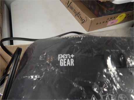 Pen Gear Paper Shredder