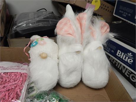 Flat Of Various Items