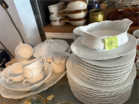 Peerless Bavaria Marlboro Dinnerware, Racine Bavaria
