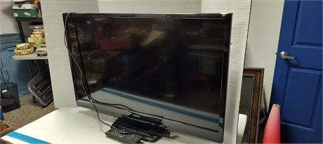 Sanyo Television With Remote