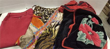 Pierre Cardin Robe & Gap Shorts. Size 38W & Bathing Suit. Size 16