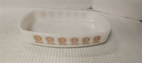 Vintage Federal Sunflower Milk Glass 1-1/2 Quart Oval Casserole Dish