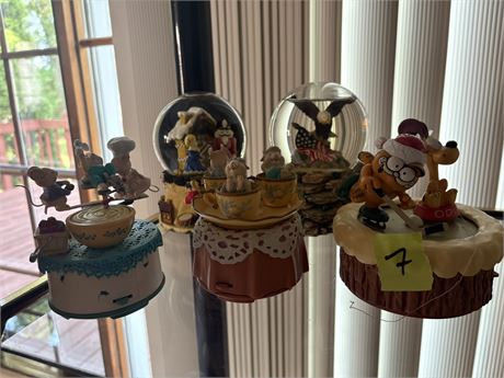 Decor, Snowglobes
