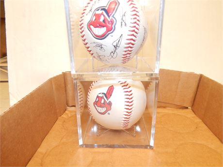 2 Cleveland Indians Signed Baseballs In Display Cases