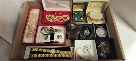 Flat Of Jewelry
