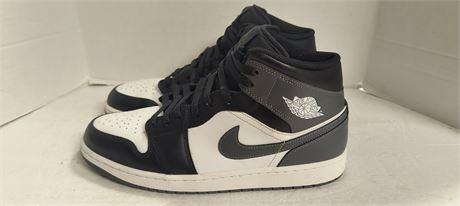 Air Jordan Tennis Shoes. Size 12 1/2