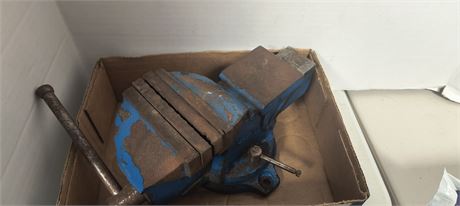 Bench Vise