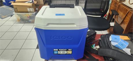 Igloo Laguna 16 Rolling Cooler