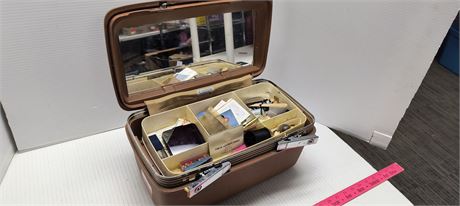Vintage Samsonite Overnight Make Up Case & Various Sewing Items & Misc. Items