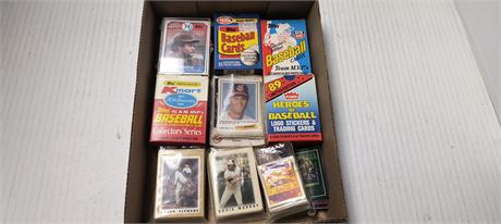 Lot Of Baseball Cards
