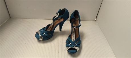 Madden Girl High Heel Shoes. Size 7