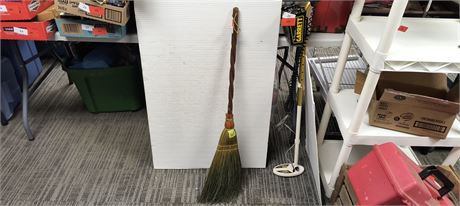 Wood & Straw Broom