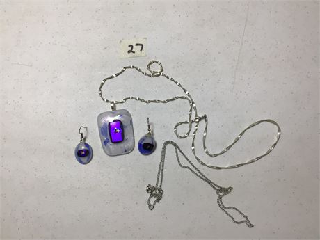 Beautiful Earrings with 2 necklaces