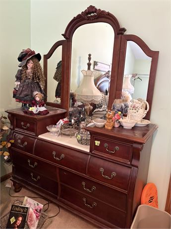 Vanity, Stanley (Contents on and around NOT included)