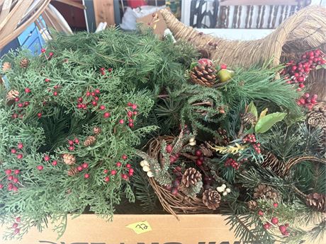 Christmas Decor, Wreaths, Garland