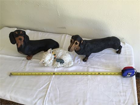 Dachshund Figurines with Kitty