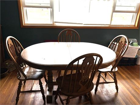 Oak Table and Chairs, 2 Leaves