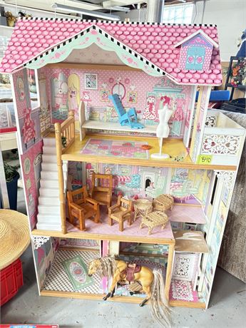 Large Doll House