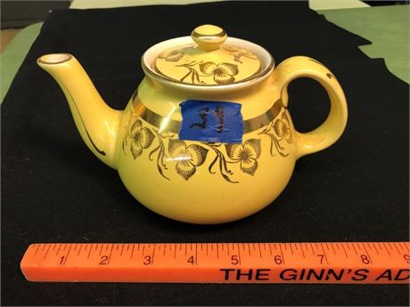 1960's Hall #0.39 Canary Tellow 4 Cup Teapot