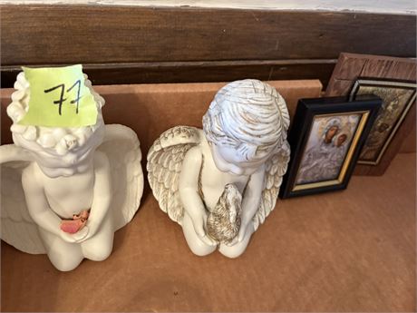 Angels, Decor