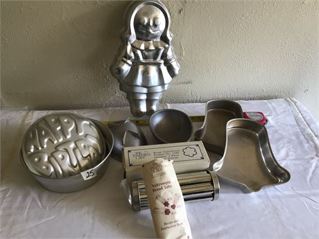 Fun Cake Baking Pans & Pampered Chef Valtrompia Bread Tube
