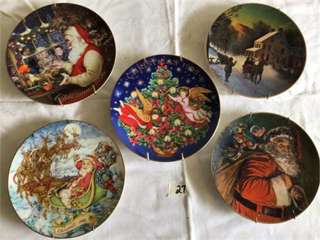 5 Christmas Porcelain Collectable Hanging Plates from Avon