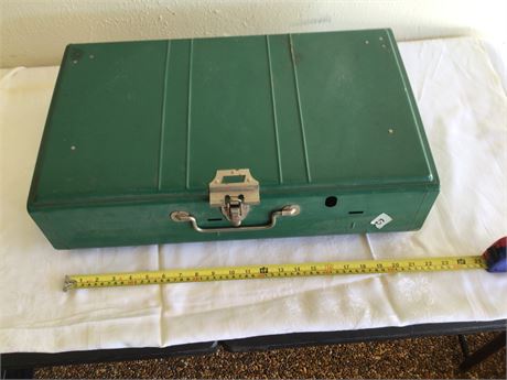 Very Nice Large Coleman Cook Stove