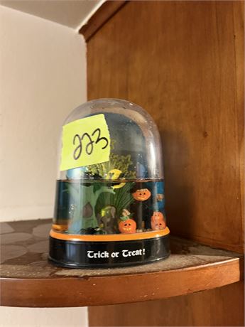 Halloween Snow Globe