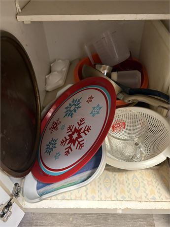 Kitchen Lot, Trays, Strainer Measuring Cup, Misc