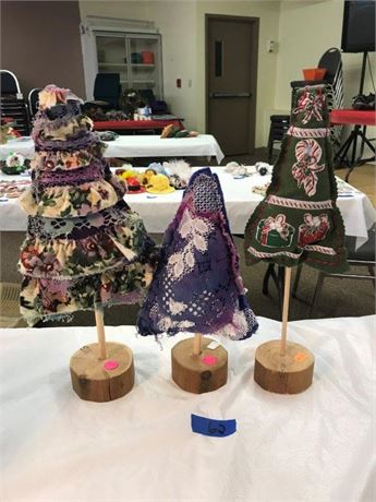 3 Craft Christmas Trees with Stand