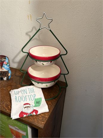 Holiday Serving Dish and Towel