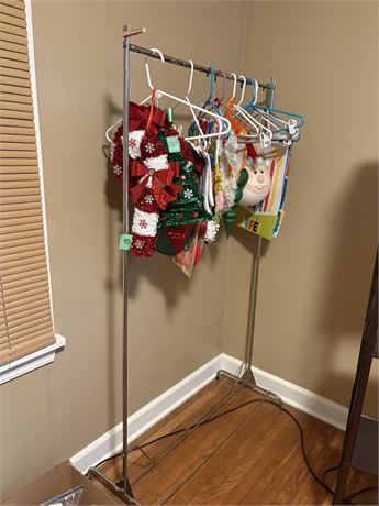 Hanging Rack (Decor Not Included)