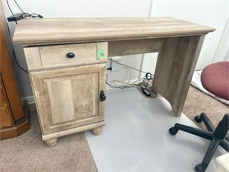 Desk, Good Condition